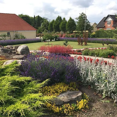 Birkende فندق مبيت وإفطار Langeskov